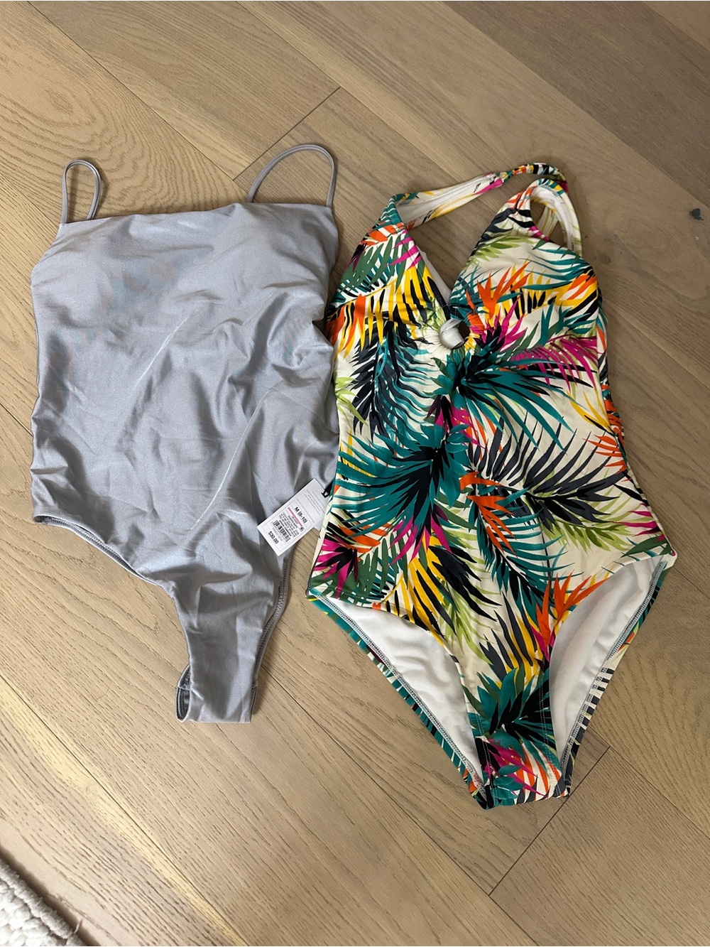 2 brand new Shade& Shore one piece swimsuit Medium